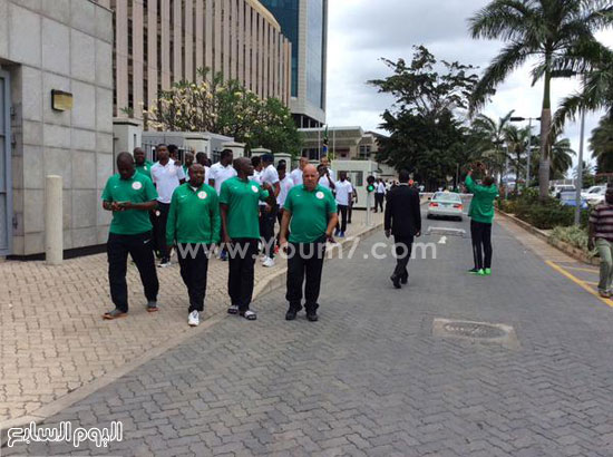  لاعبو نيجيريا خارج الفندق -اليوم السابع -9 -2015